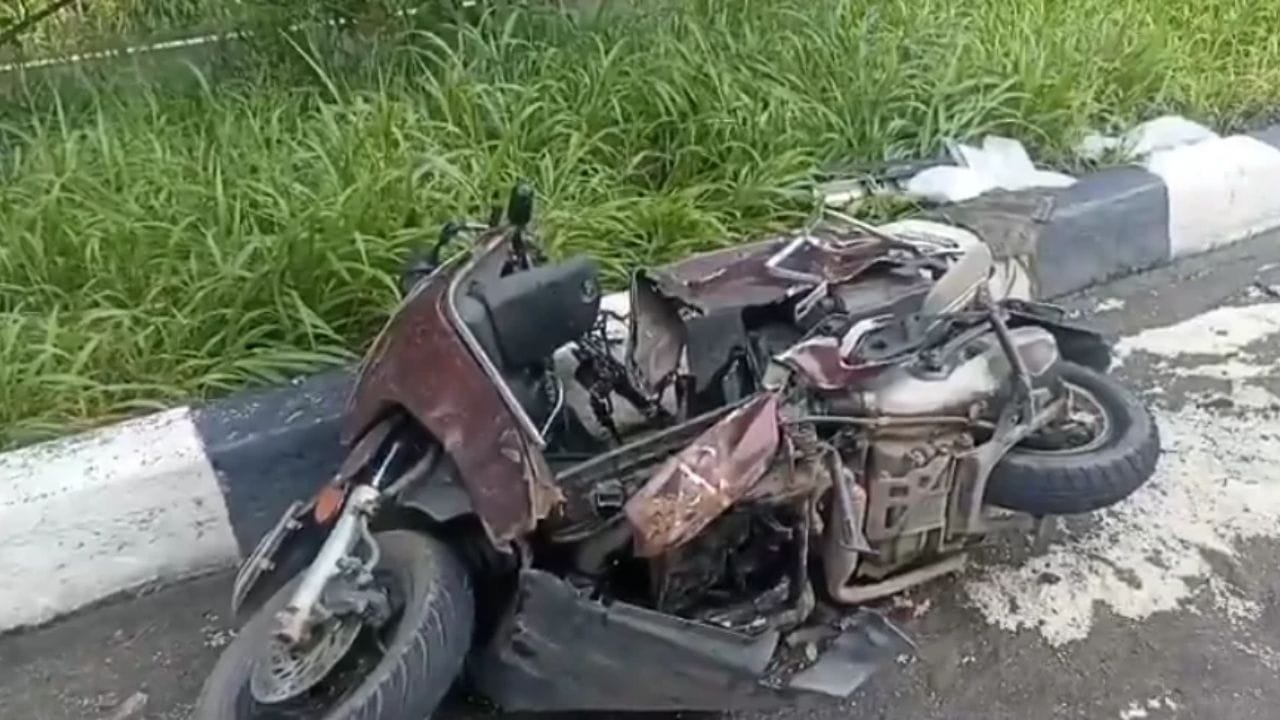 Judge’s minor son driving Mercedes hits scooter in Kochi, kills 55-year ...
