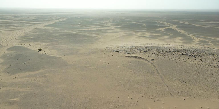 A stone tomb with two long “antennae” stood in the Sahara unexplained ...