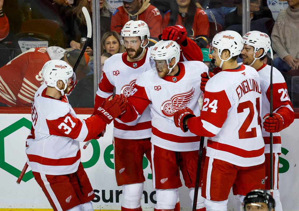 Flames beat the Red Wings 4-1 for their 3rd straight victory