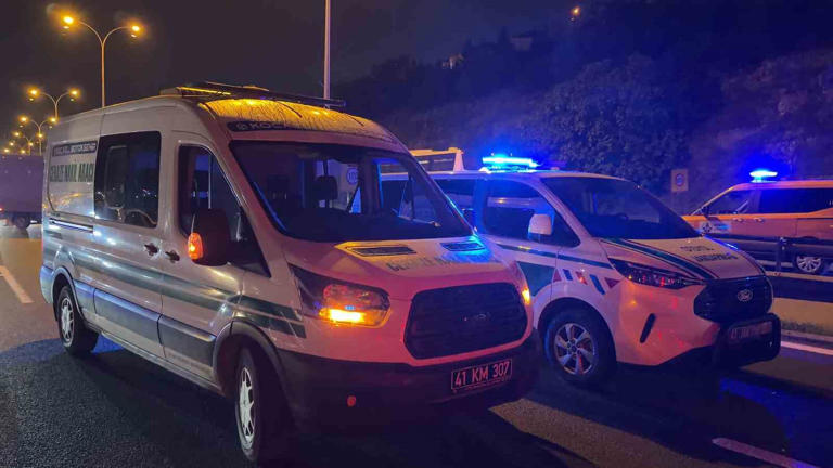 TEM’de feci ölüm: Kullandığı tırın altında kalan sürücü hayatını ...