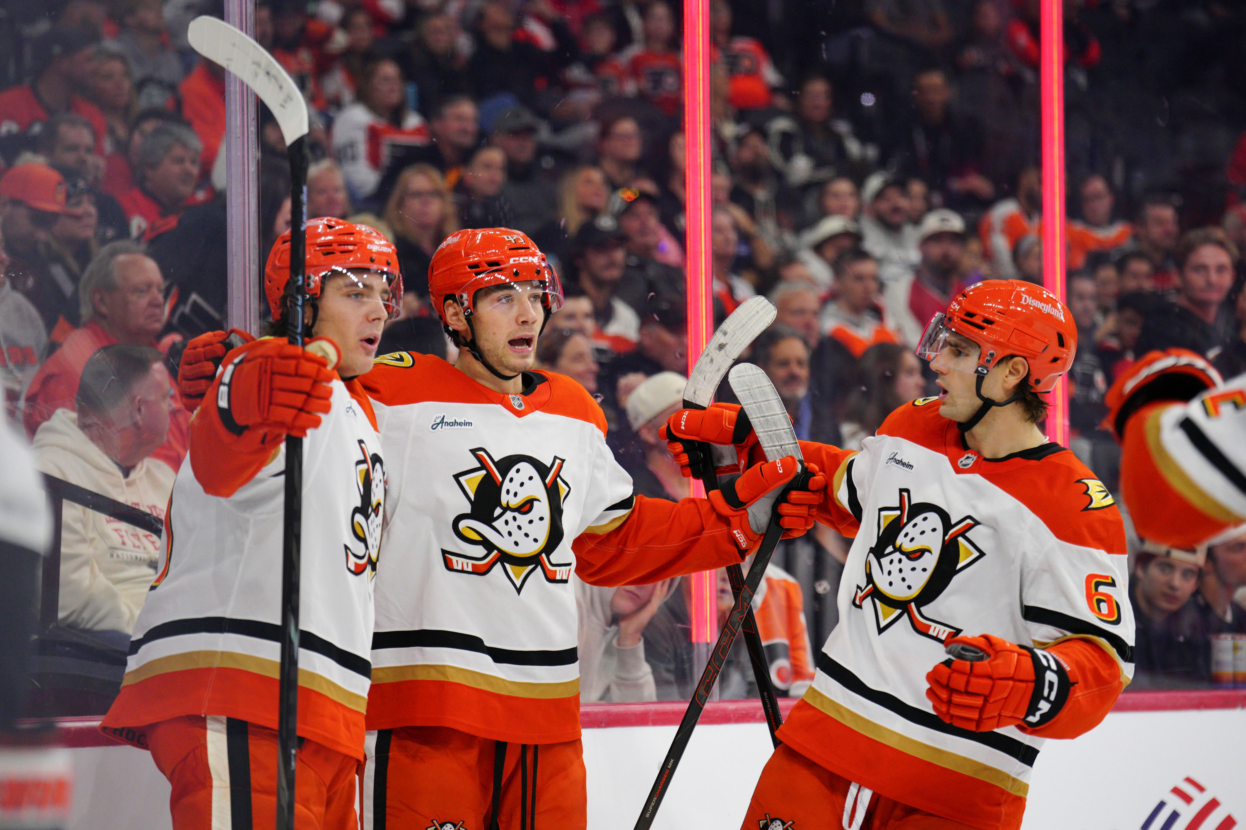 Leo Carlsson burns the Flyers after a failed offer sheet in the Ducks ...