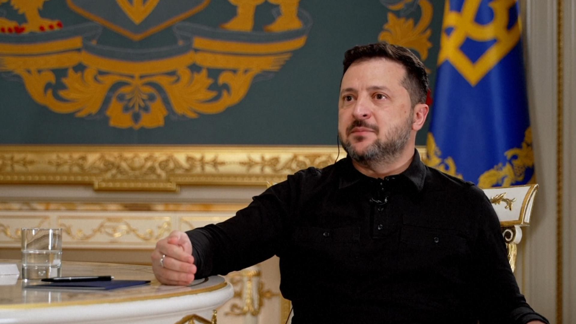 Zelenskyy talks war with Russia, Musk's Starlink system