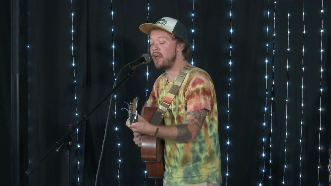 One-man band Eric Ripper takes center stage