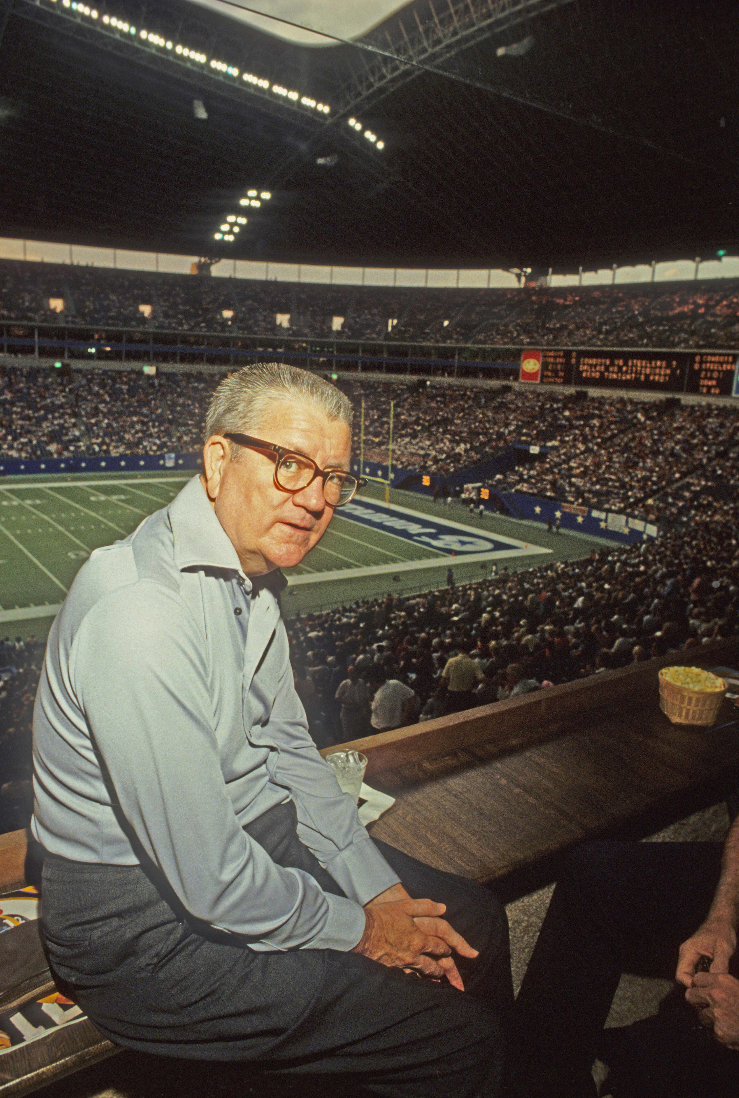Clint Murchison Jr. Used a Blackmailed Fight Song to Buy a $600,000 NFL ...