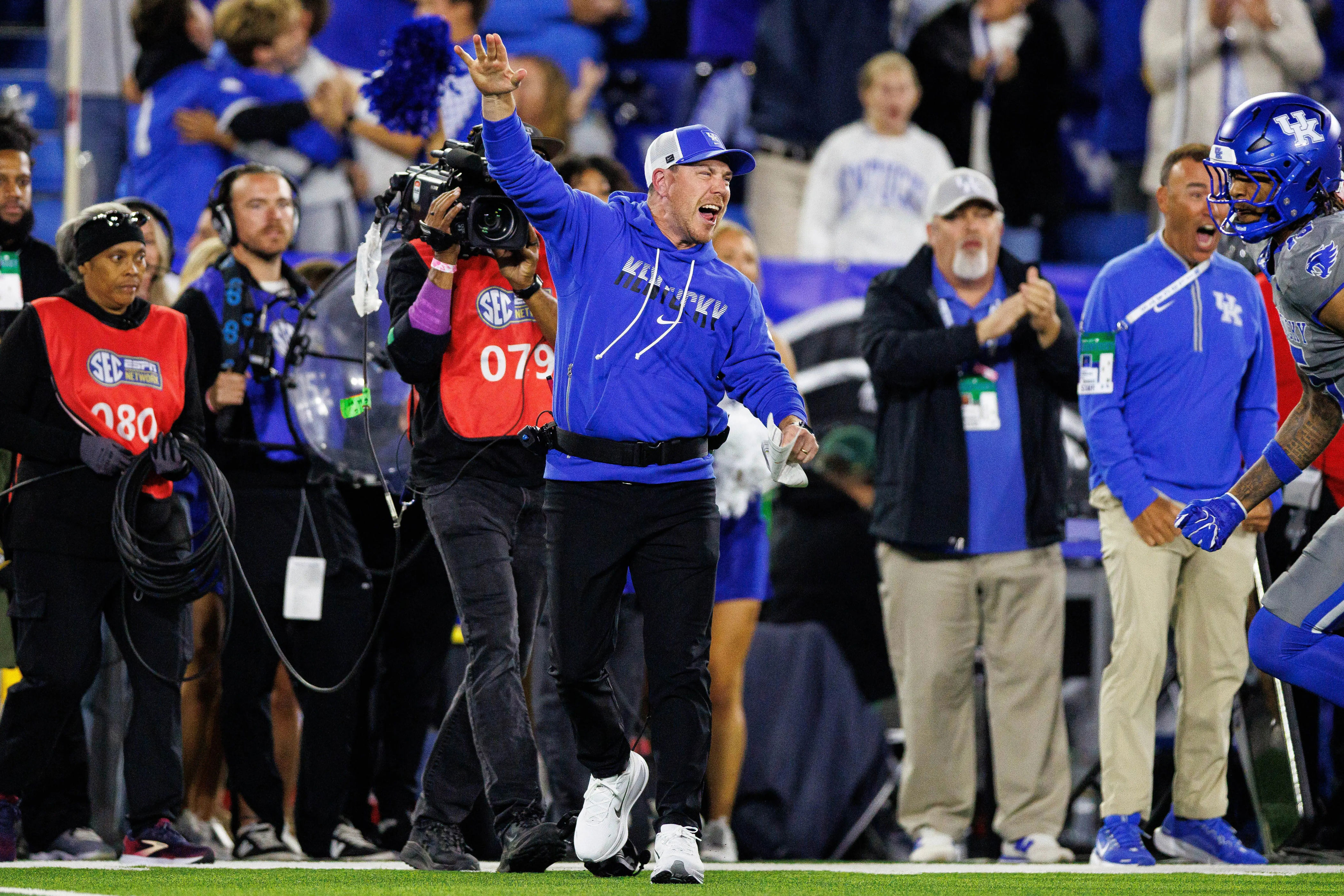 Kentucky starts slow but finishes big against Vanderbilt
