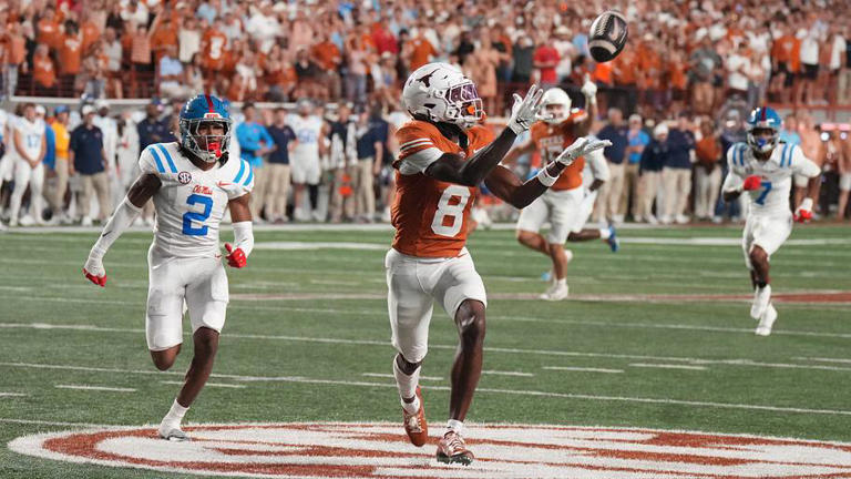 Cam Coleman heads to locker room while catching flak for not catching ...