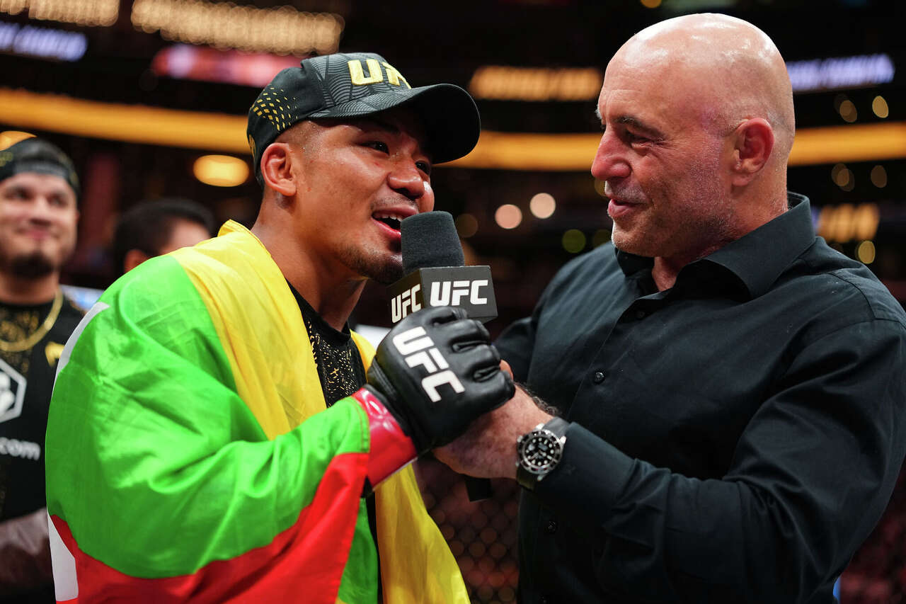 Houston's Joshua Van to defend his flyweight title against Manel Kape ...