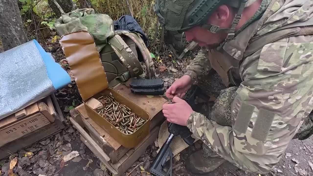 Russian soldiers train to hide from drones as Moscow shows assault ...