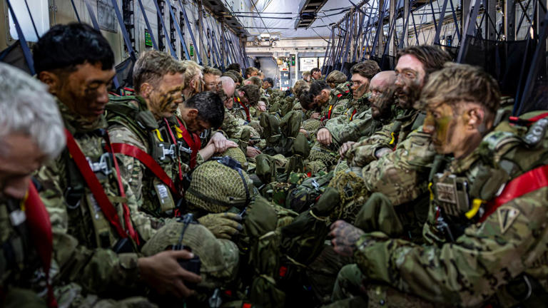 British and French paratroopers take part in major wargame in Germany
