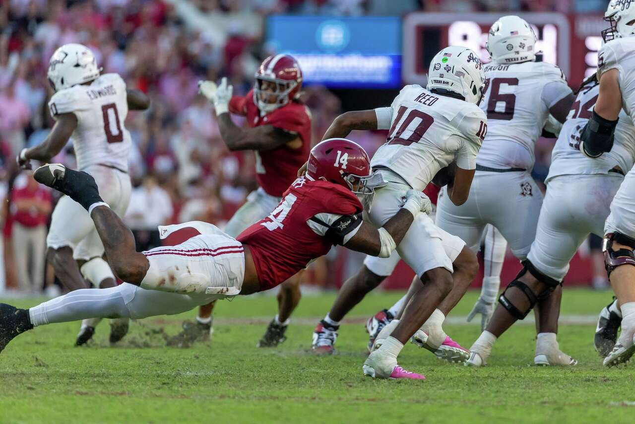 Snap judgment turns game as Texas A&M comes apart in loss to No. 13 Alabama