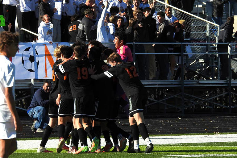 Timberwolves complete title run with dominant win over rival Diggers