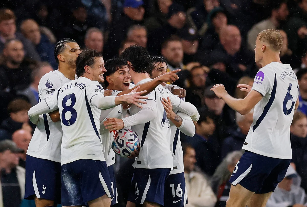 Tottenham celebrate ending Chelsea hoodoo with 2-0 win