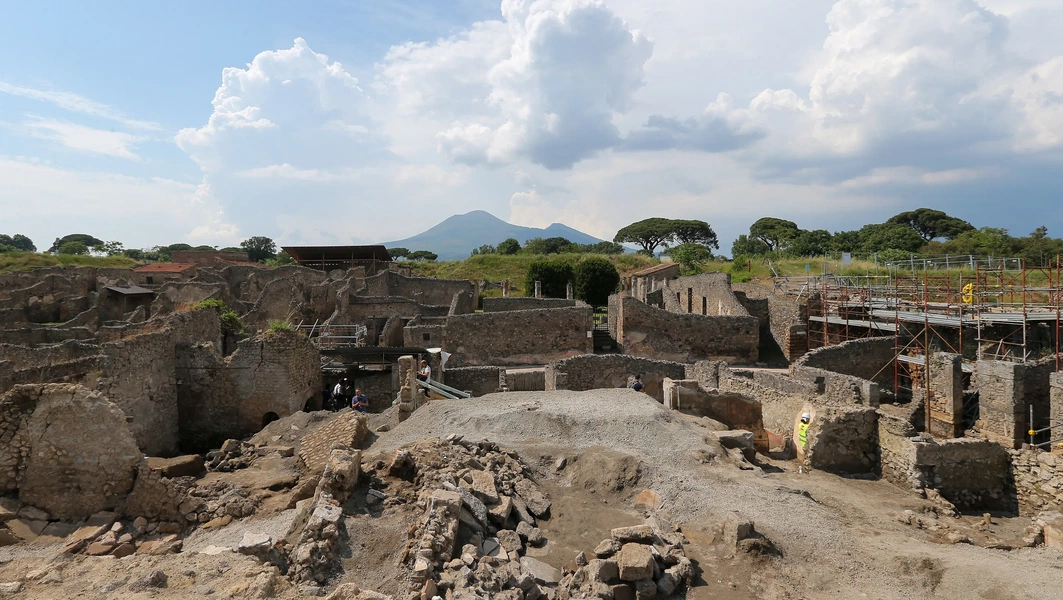 Pompeii excavation confirms ancient Roman self-healing concrete method