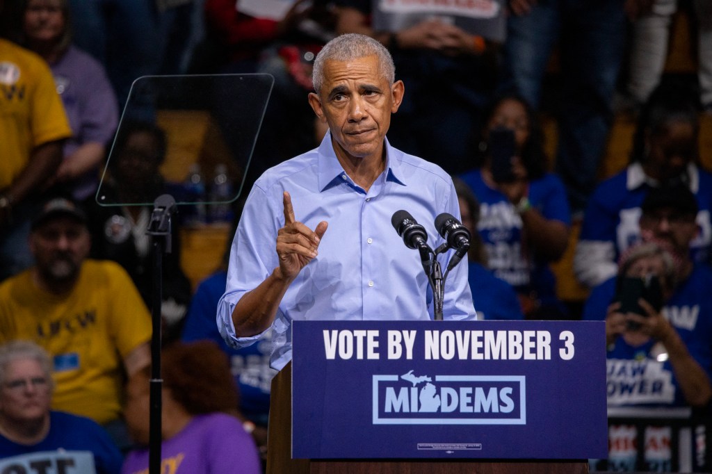 Trump afirma que el mitin de Obama en Michigan estuvo vacío: lo que muestran las fotos.