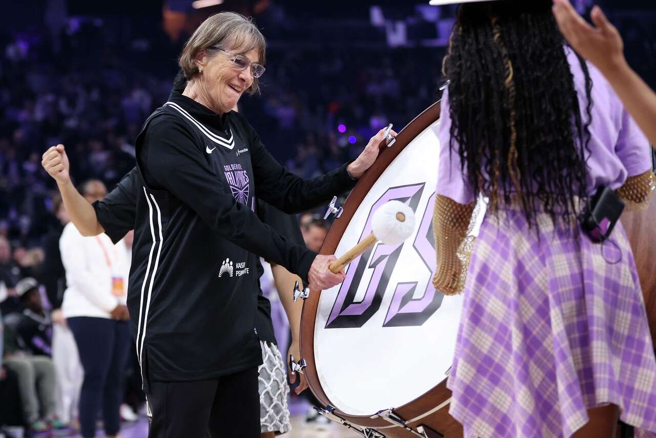 From 'Natalie the gnat' to WNBA Finals: VanDerveer admires Valkyries coach's impact