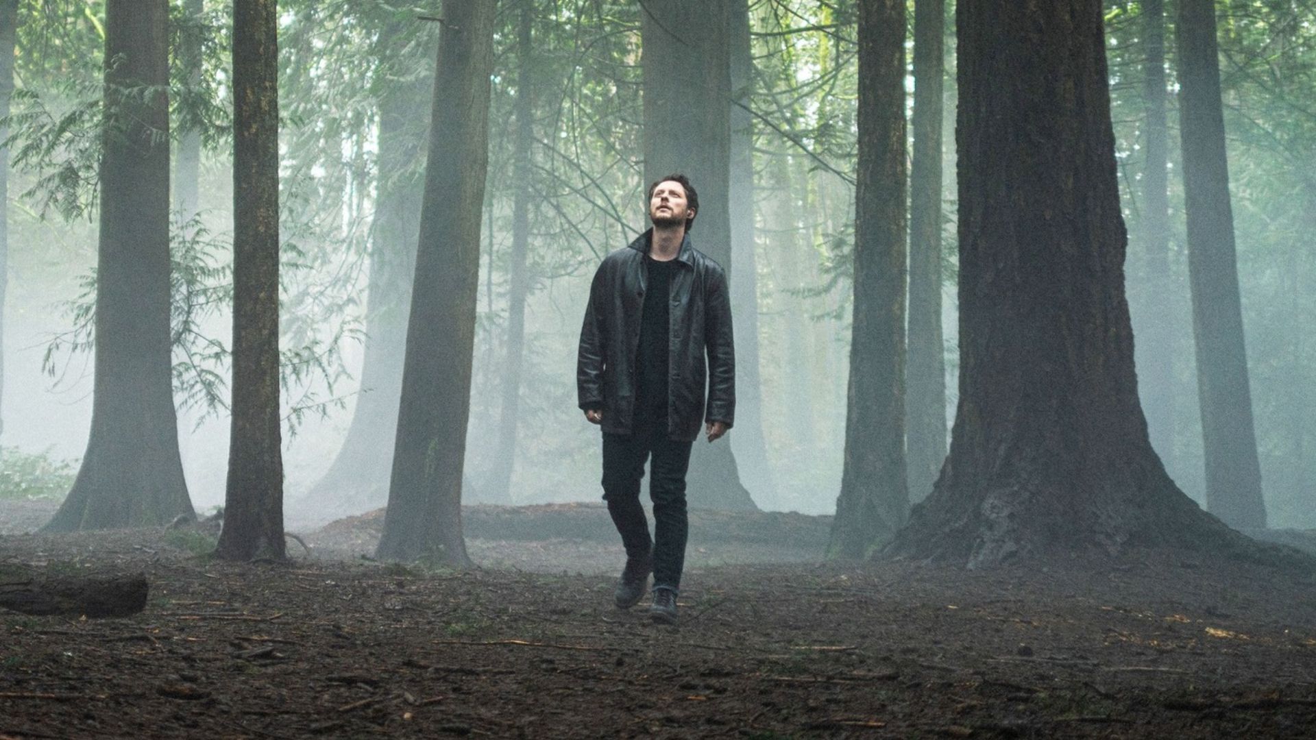 The Matrix star's near-perfect 8-part crime thriller is already one of ...