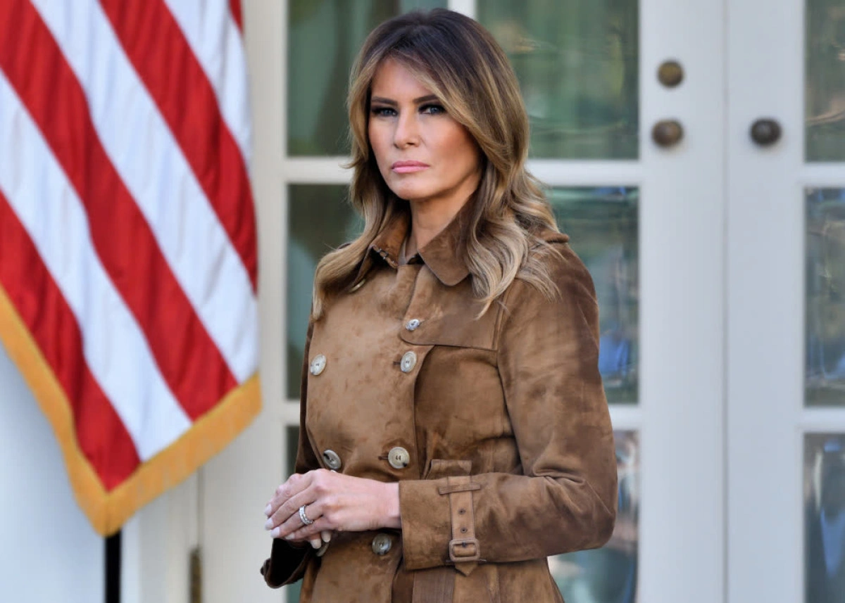 Melania dodges kiss from Trump on live TV – and the internet erupts