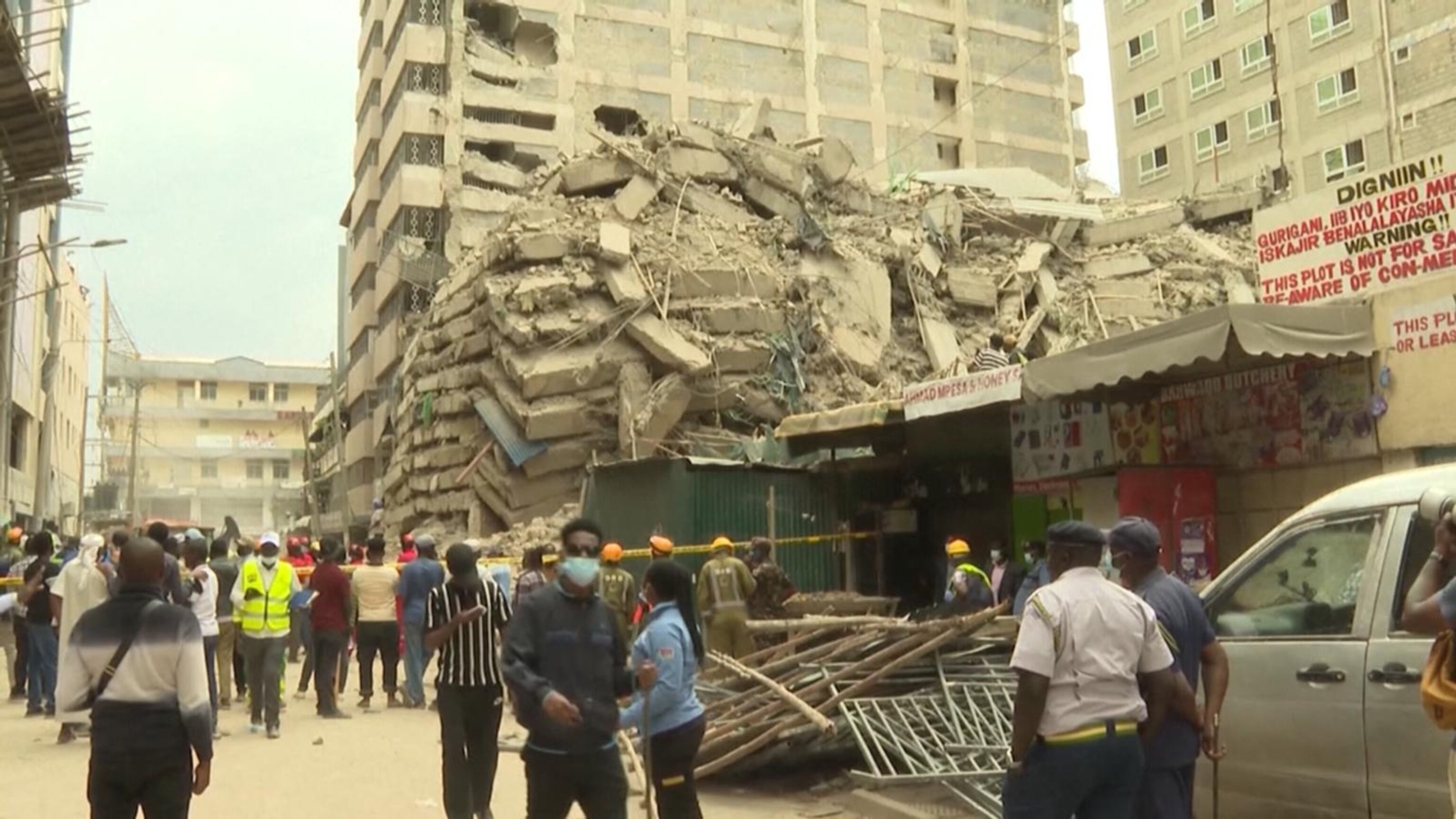 2 people rescued after Nairobi building collapse
