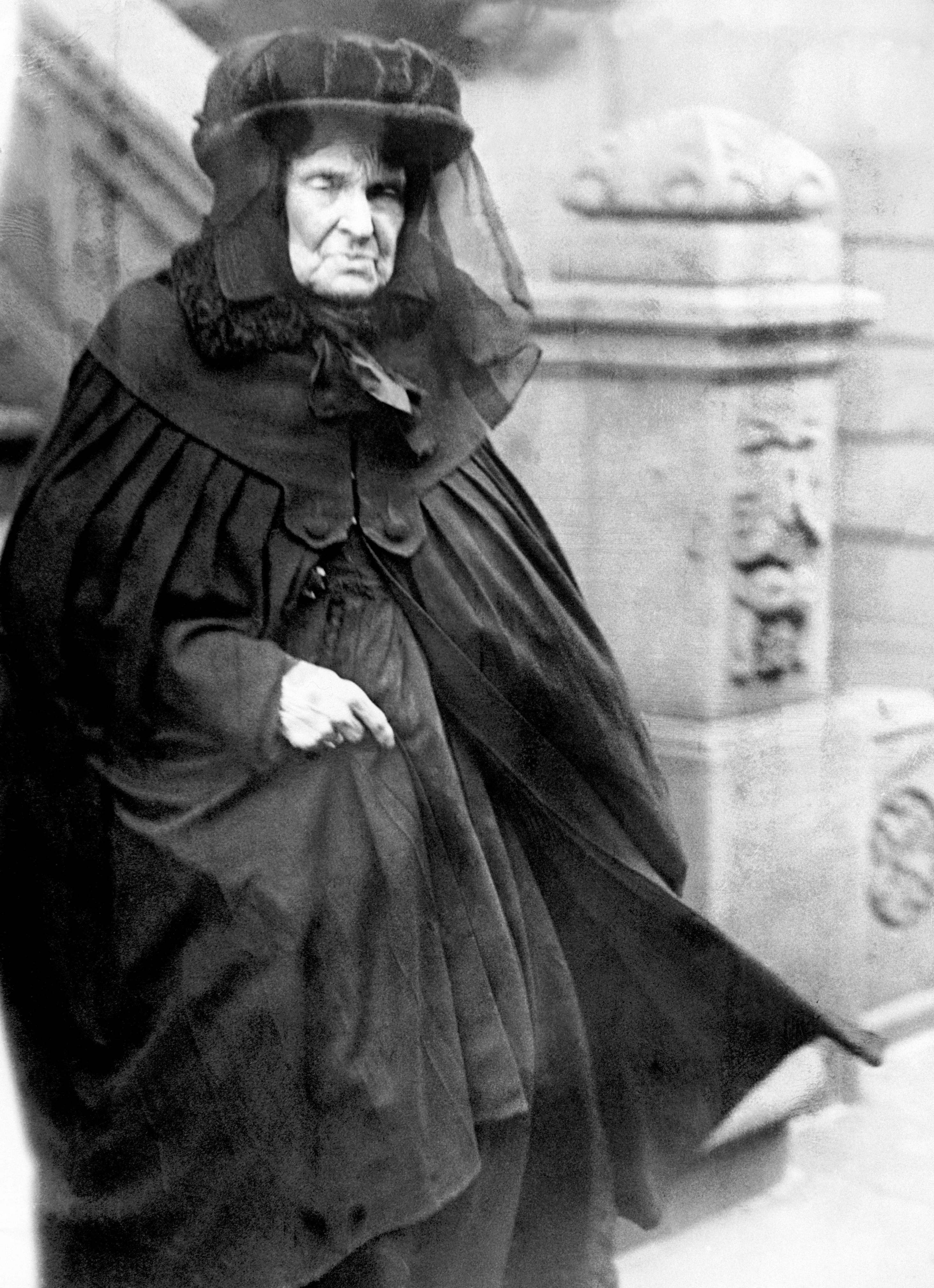 In 1916, Hetty Green died wearing the same black veil that earned her ...