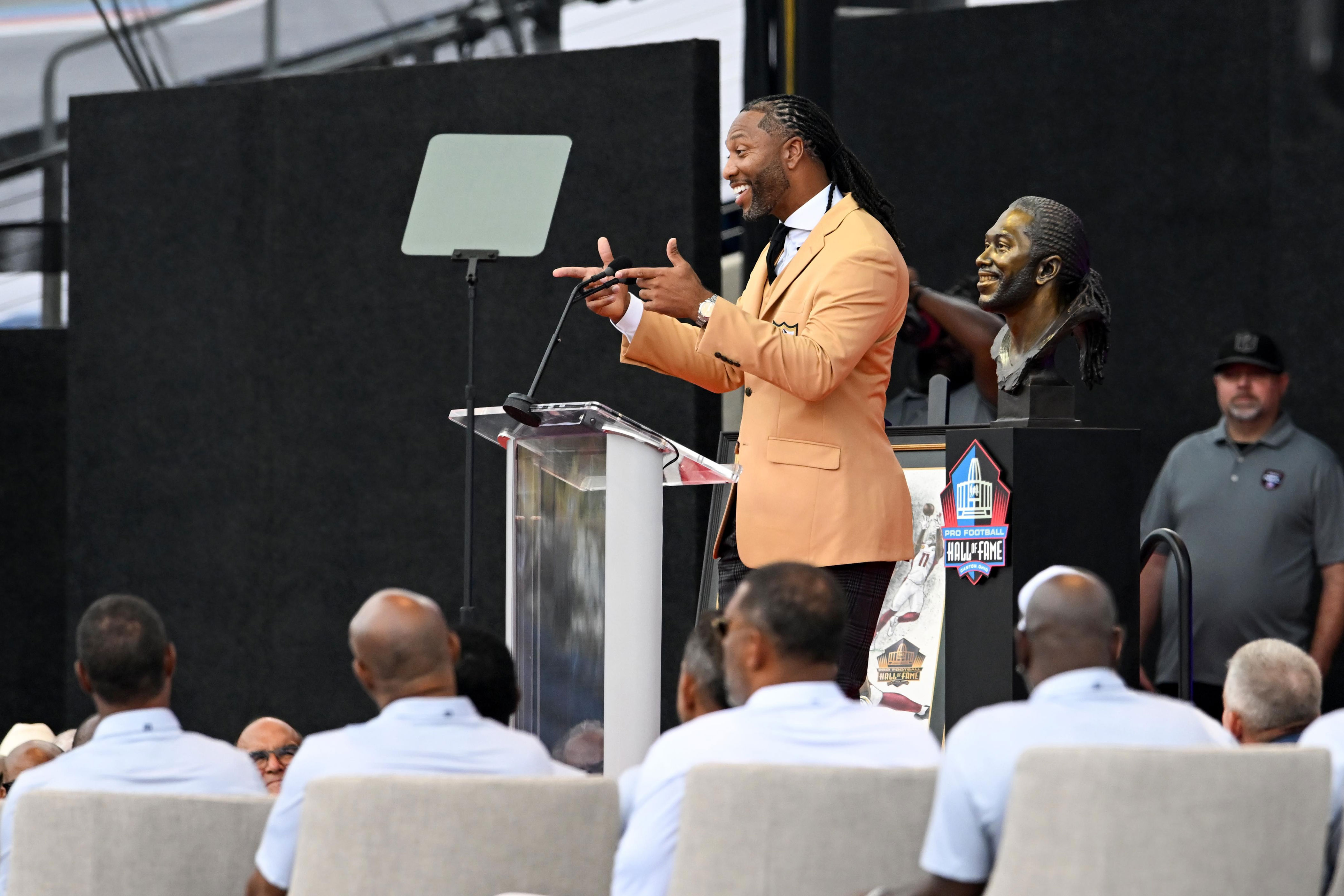 Arizona Cardinals induct Larry Fitzgerald into their ring of honor today