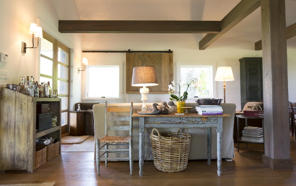 Rustic farmhouse living room ideas for cozy charm