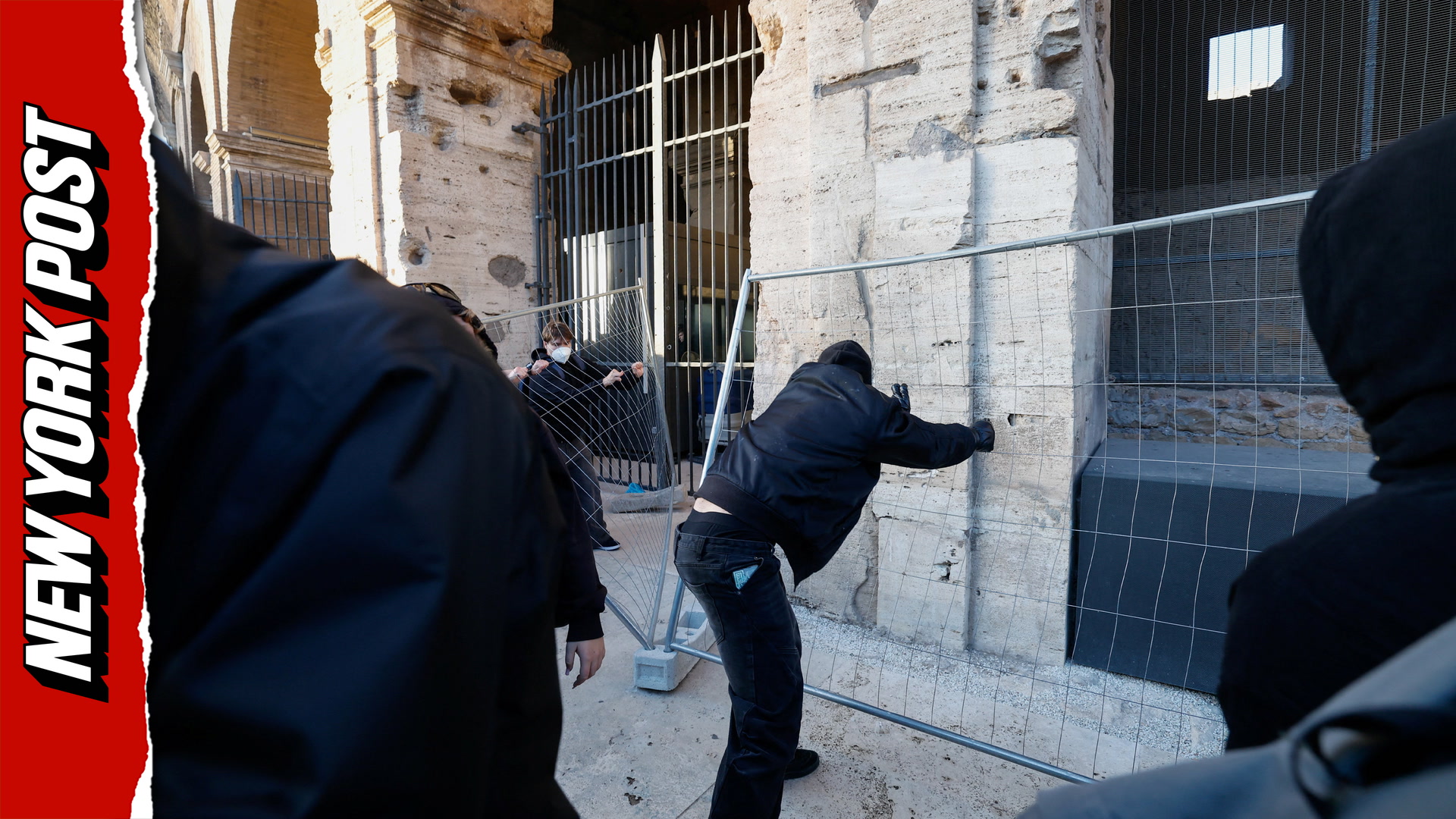 Roman Colosseum in chaos after protesters storm the gates