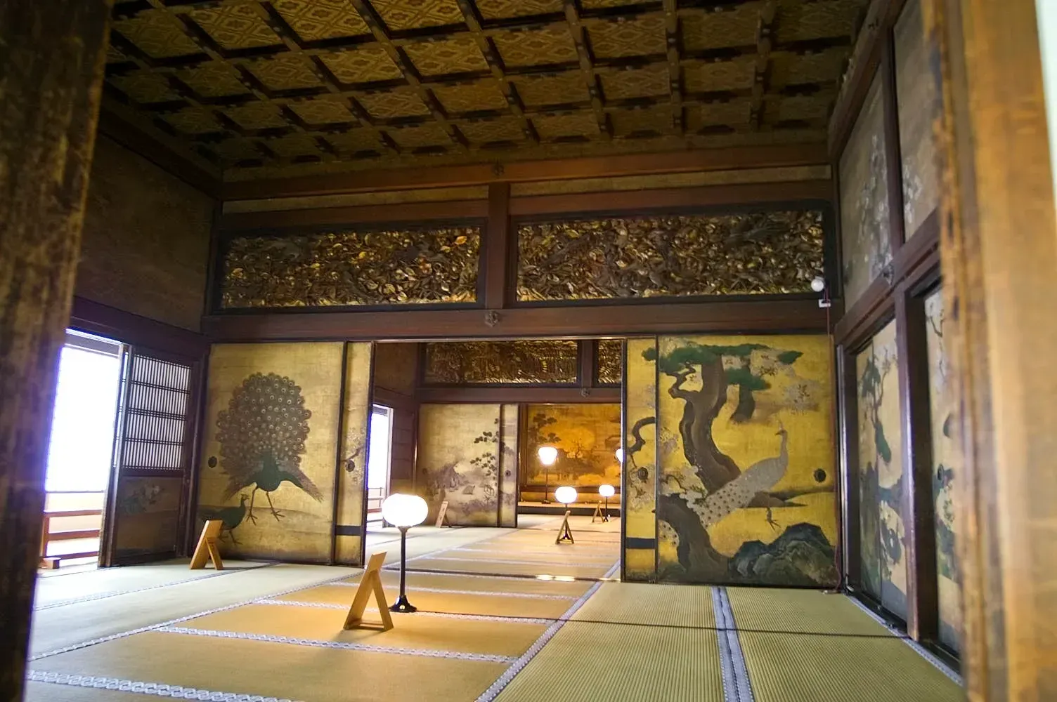 How Japanese homes use sliding doors and flexible rooms to change ...