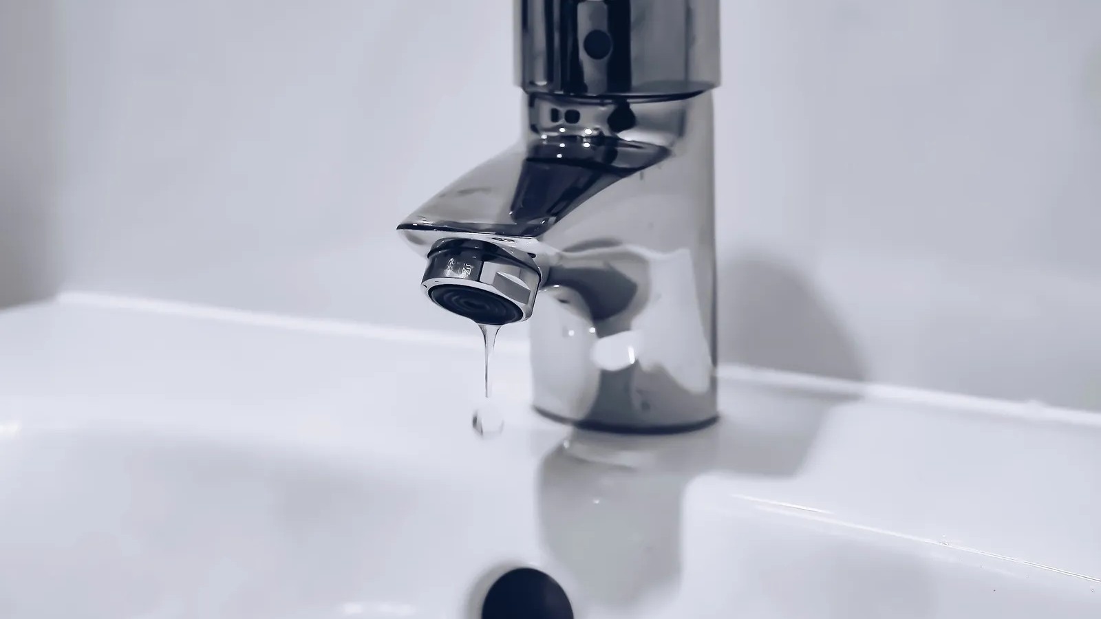 Dripping tap or running toilet? 5 small plumbing fixes many people ...