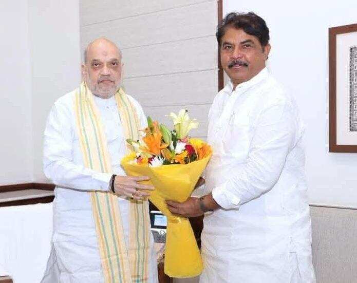 K’taka BJP at crossroads: Pick new chief or continue with Vijayendra as ...