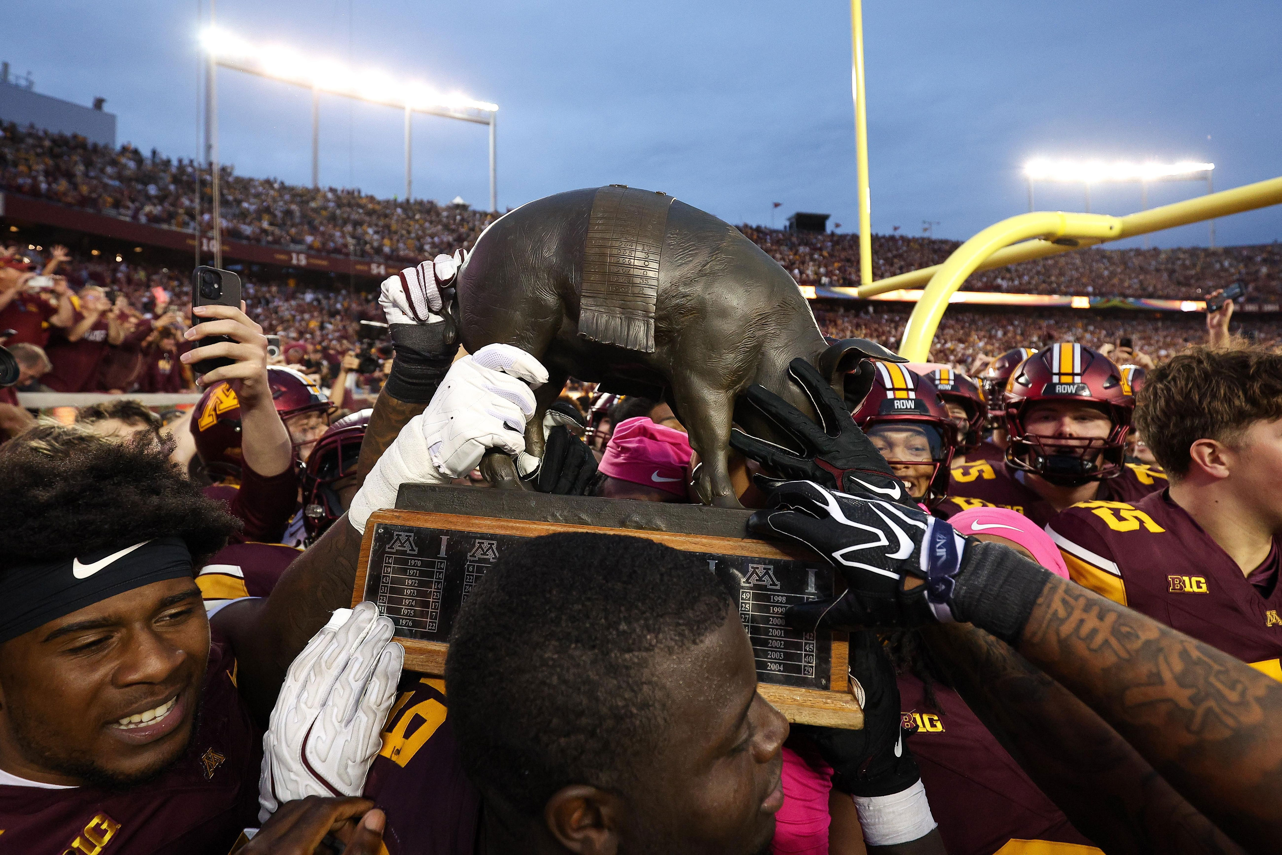 Minnesota Football vs. Iowa: The Elite, The Meh & The Ugly