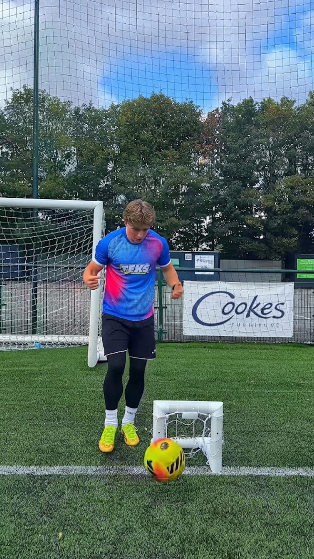 Testing football knowledge with a quick player guessing challenge