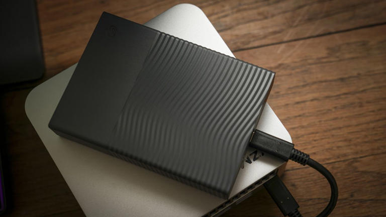 Seagate One Touch 4TB hard drive review: Fast speeds and software make ...
