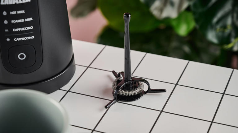 Lavazza MilkEasy Plus review: Affordable frothing made easy