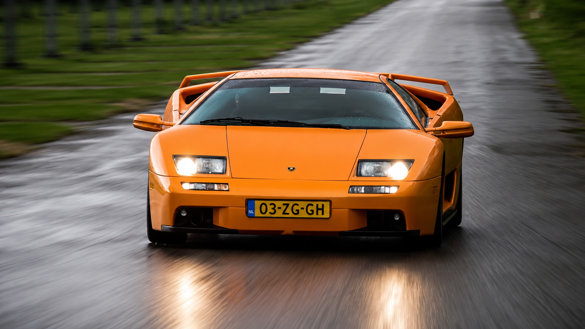 Watch these Italian supercars and hypercars roll into the spotlight