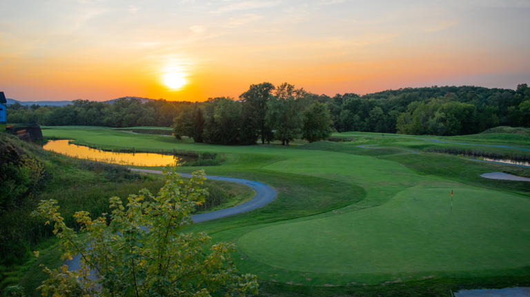 Near the Maryland border is Gettysburg's destination with golf greens ...