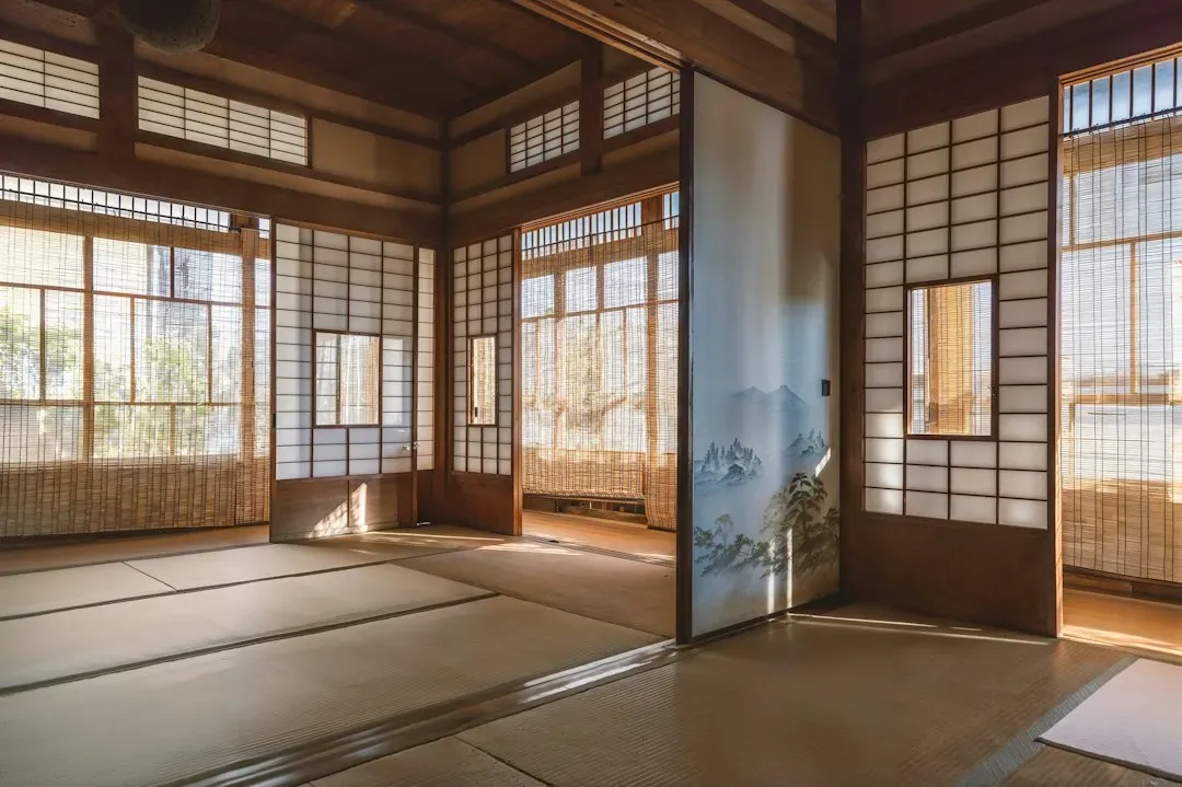 How Japanese homes use sliding doors and flexible rooms to change ...