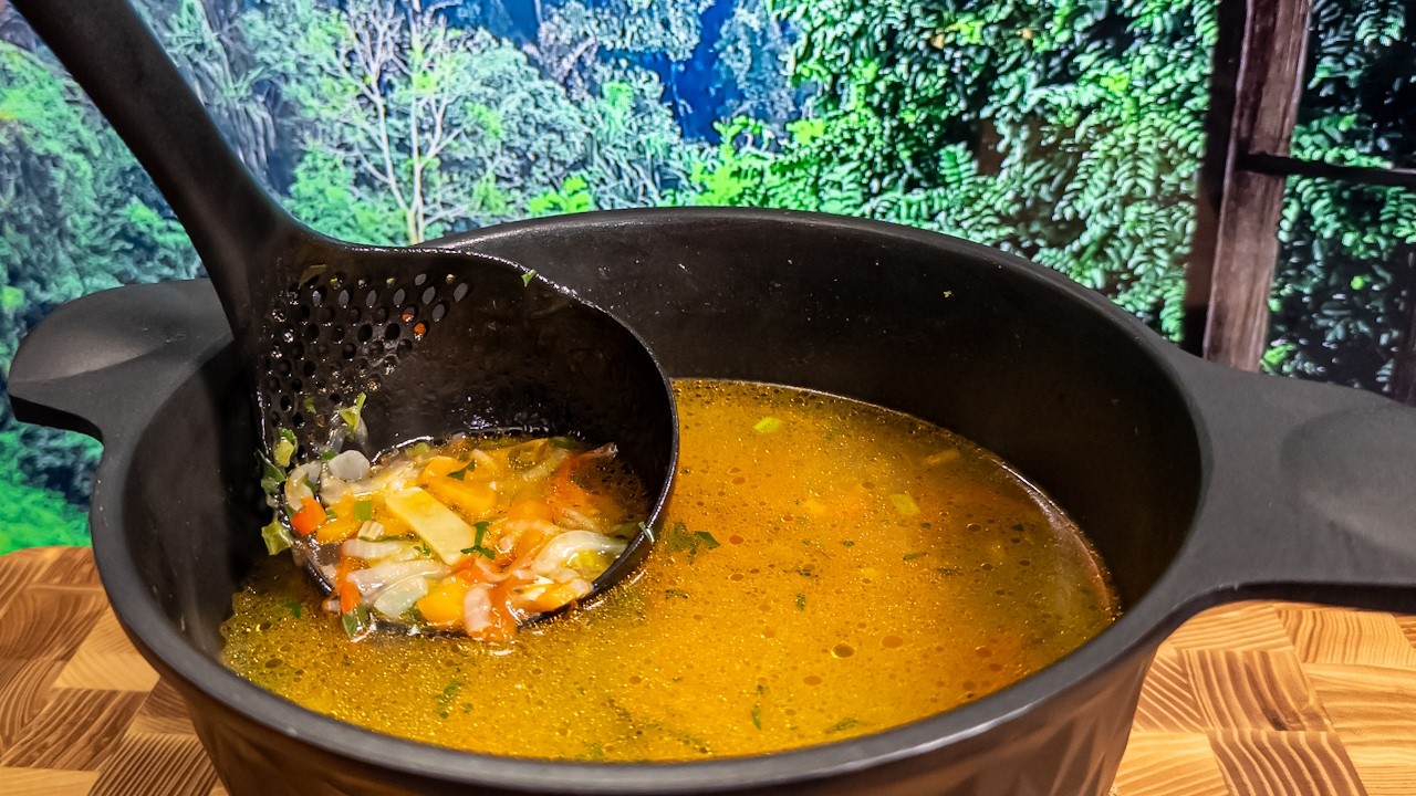 Today we show you how to cook an incredibly delicious soup: Hearty ...