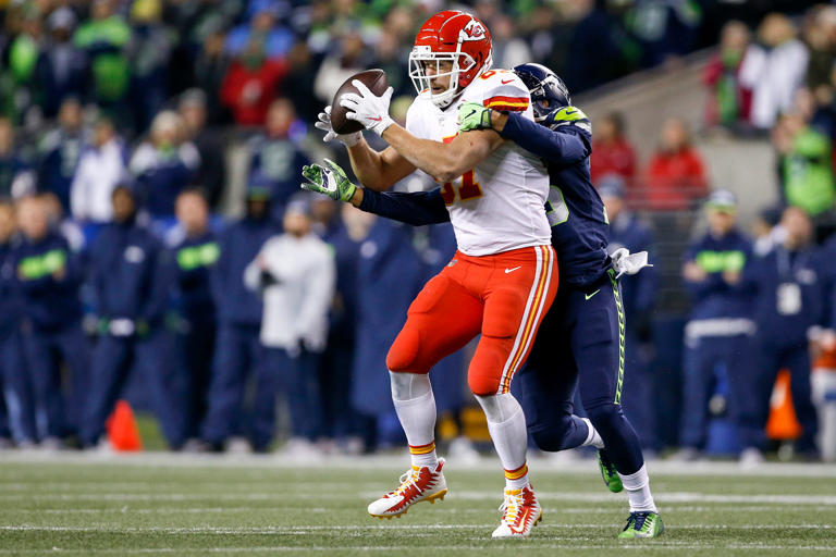 Will Travis Kelce play today? Status update for Chiefs TE in Week 7