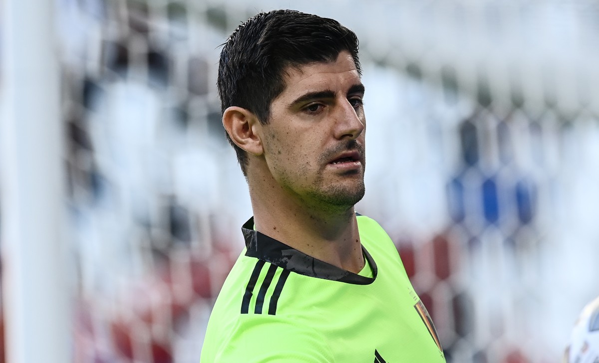 Tegola Real Madrid prima del Clásico: Courtois ko per influenza, al ...