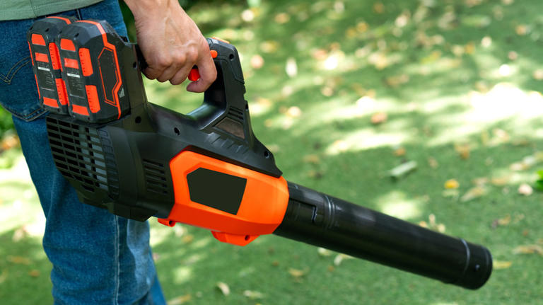 You don't need a rake: Use this tool to clear leaves off patios faster