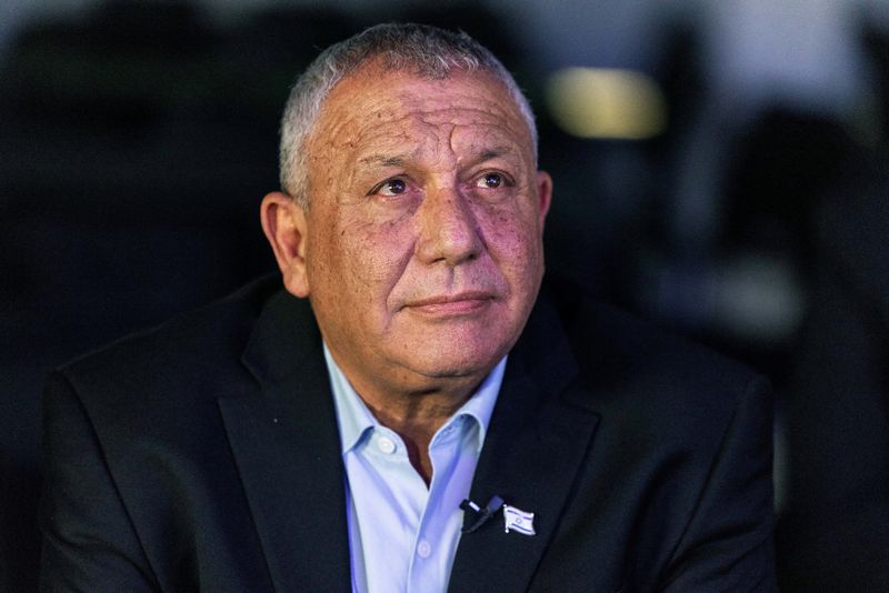 Disenchanted Netanyahu supporters are prize of Israel election campaign