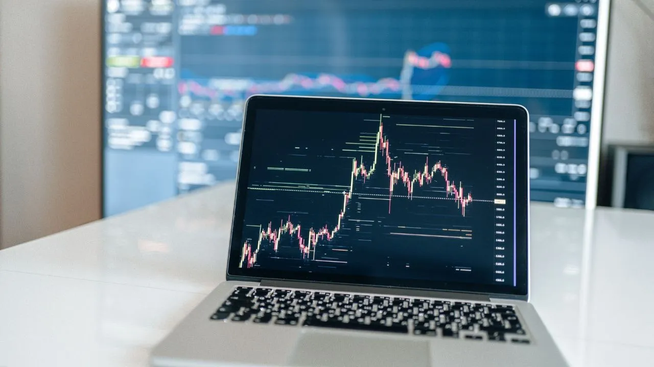 Healthcare sector stock signals a bullish reversal after forming a ...