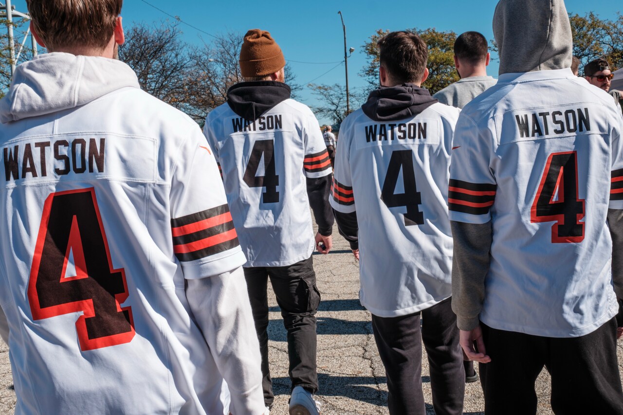 Their team is winning. Their QB is a pariah. What's a Browns fan to do?