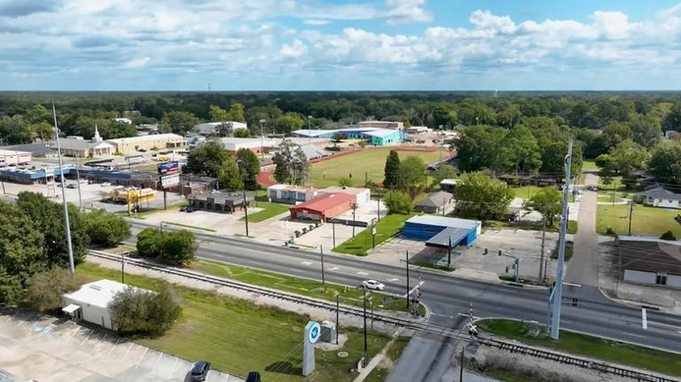 Near Baton Rouge is a southern city with scenic parks, laid-back vibes ...