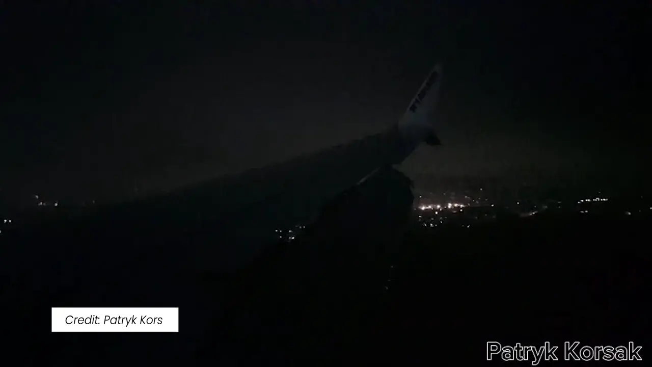 Plane lands at Leeds Bradford Airport in Boleo