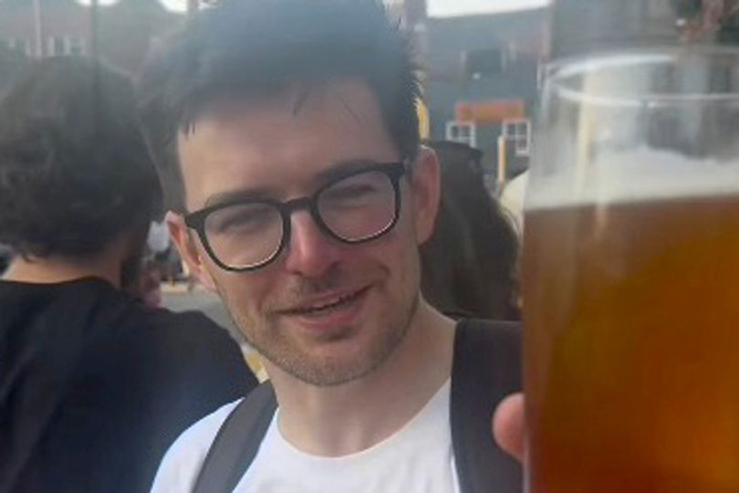 'Pintmaxxing' friends chasing title of 'most pints drunk in 2026' while ...