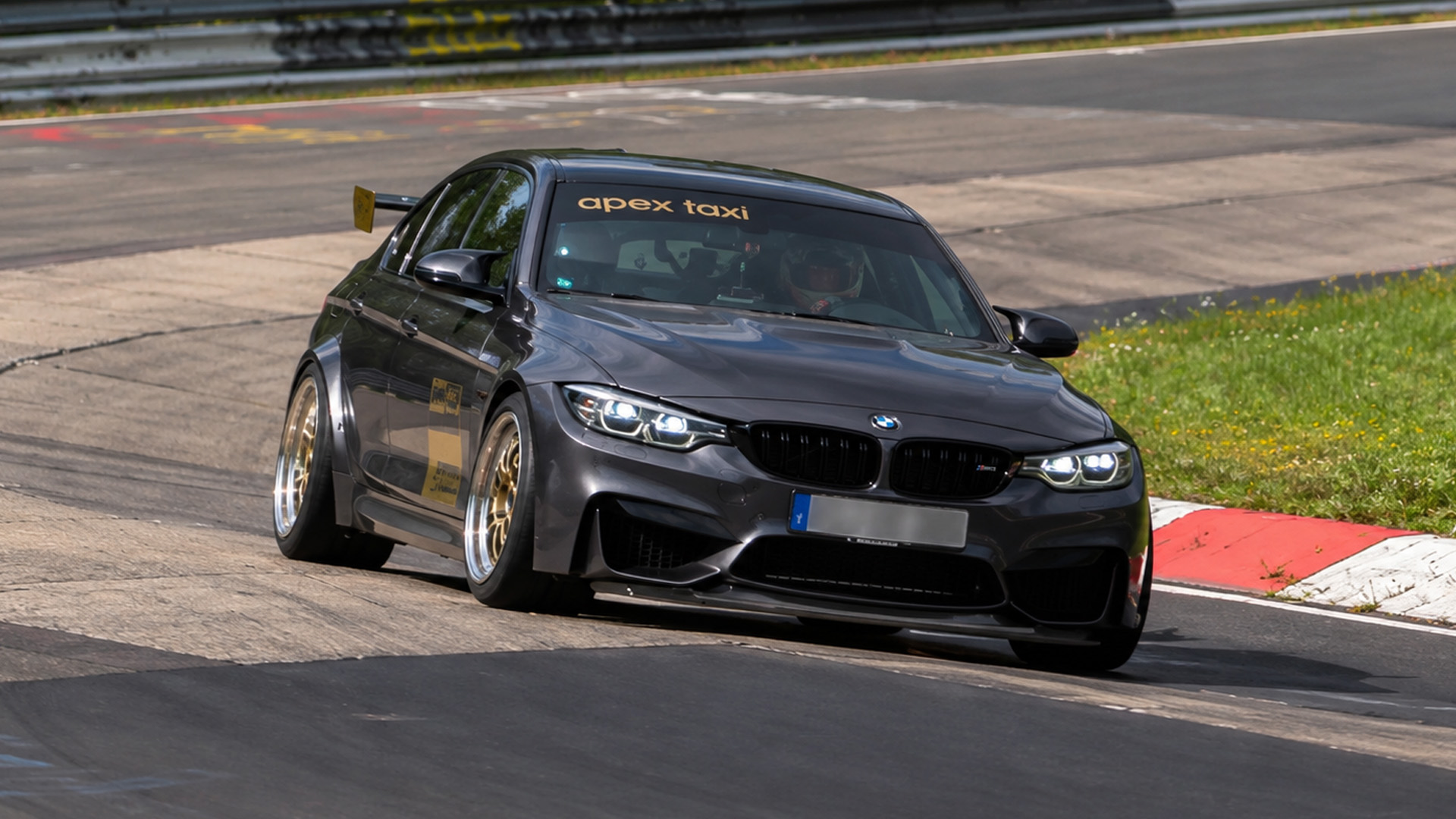 Cars go airborne at the Nürburgring Nordschleife
