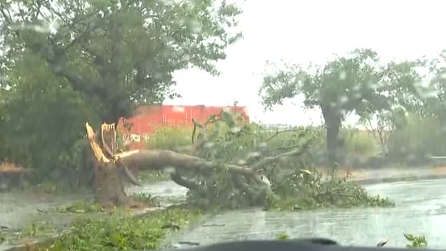 Powerful typhoon sweeps past Taiwan and Japan's Okinawa