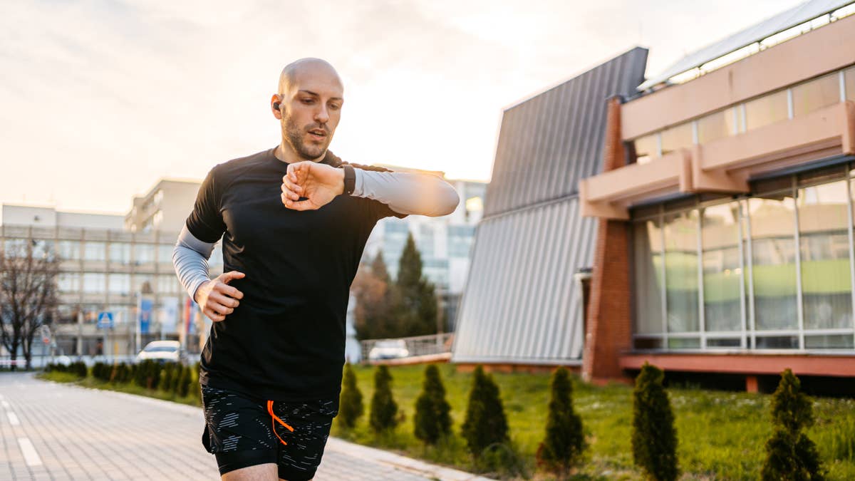 Long-run distance spikes: What the 10-percent rule misses