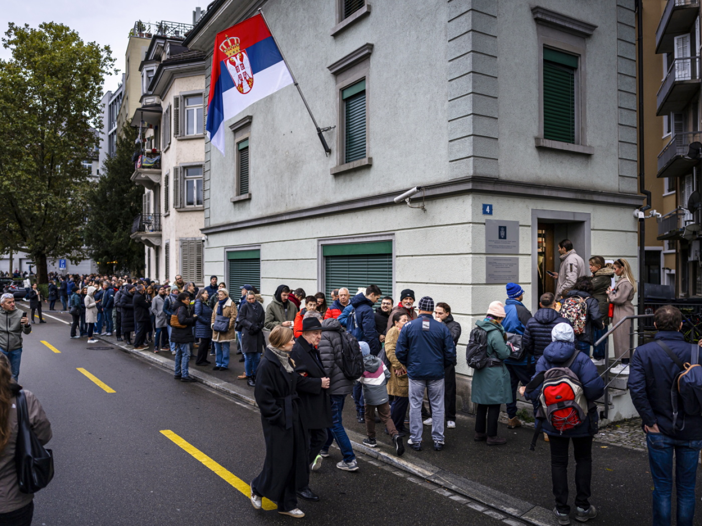 Serbie : forte mobilisation aux législatives « référendum anti-Vucic